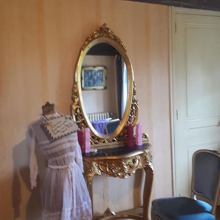 Le Jardin Des Merveilles Saint-Pierre-d'Autils Habitación foto
