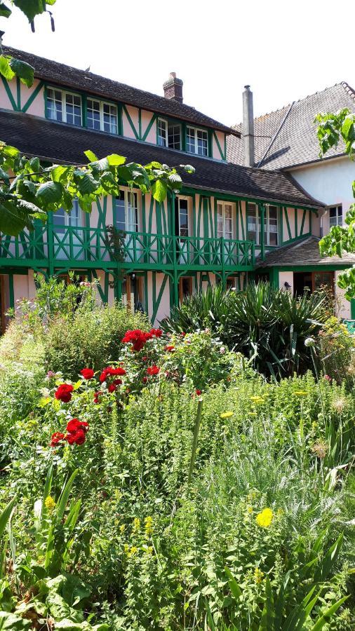 Le Jardin Des Merveilles Saint-Pierre-d'Autils Exterior foto